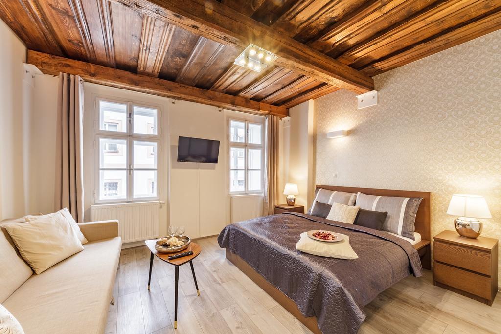 Downtown Royal Apartments Ceske Budejovice Luaran gambar