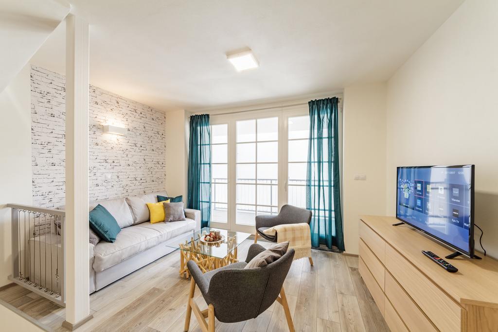 Downtown Royal Apartments Ceske Budejovice Luaran gambar